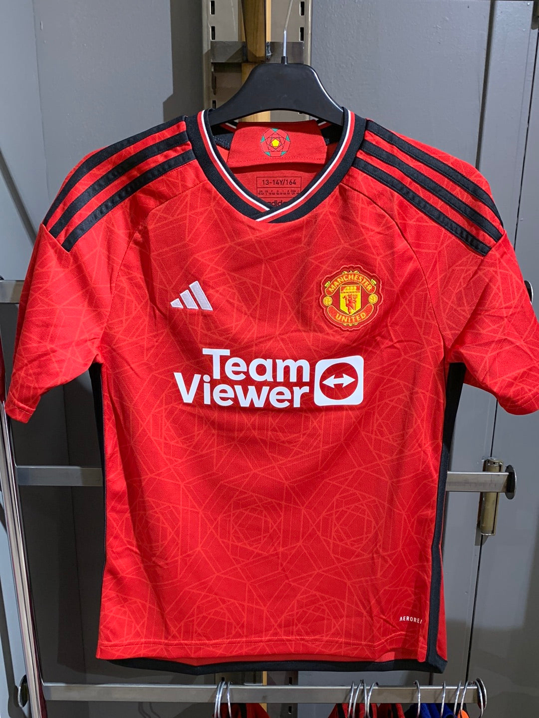 Manchester United Home 23/24 Mount 7 CL Print | Kids sizes