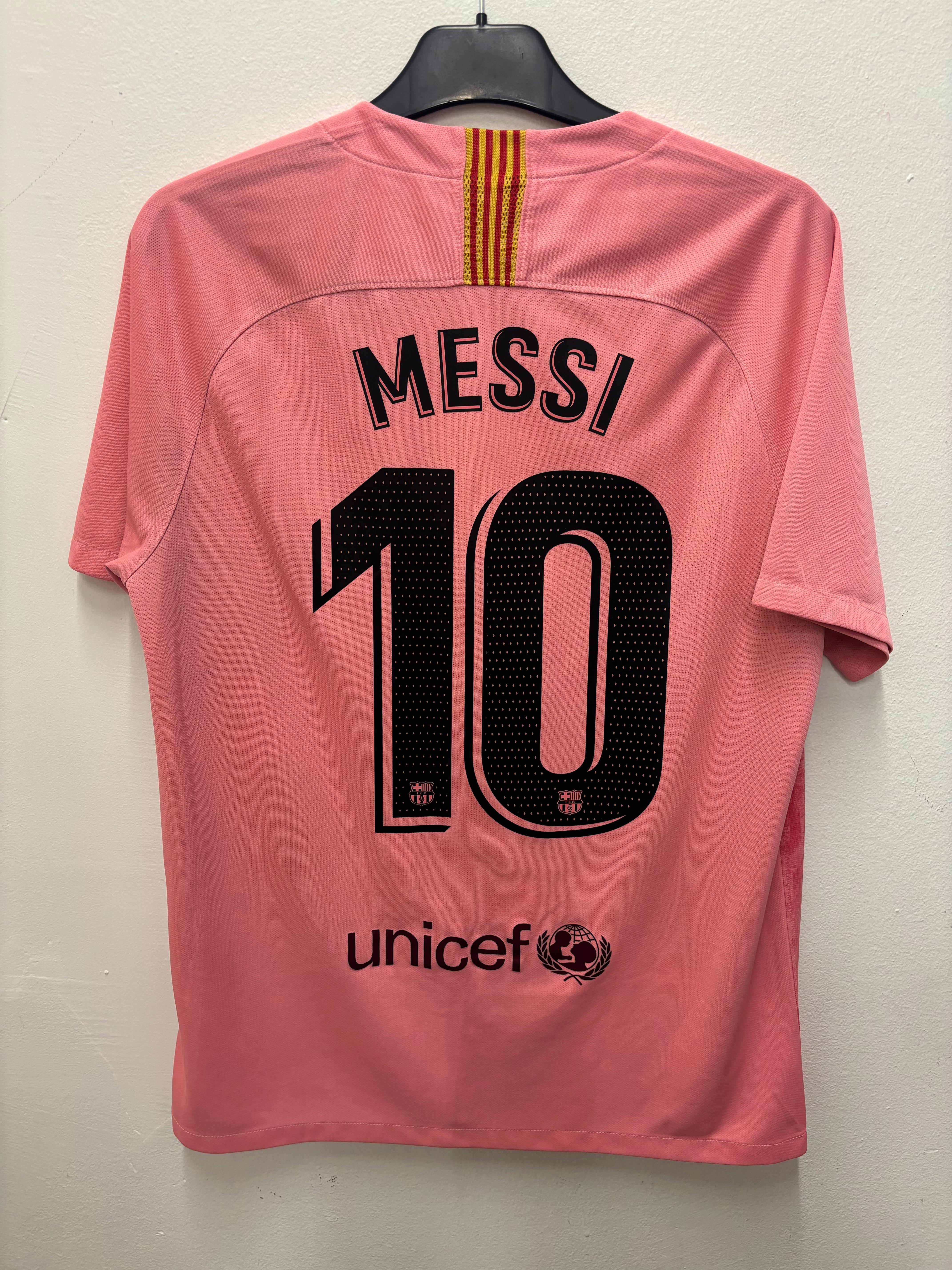 Barcelona 3rd 18/19 Messi 10