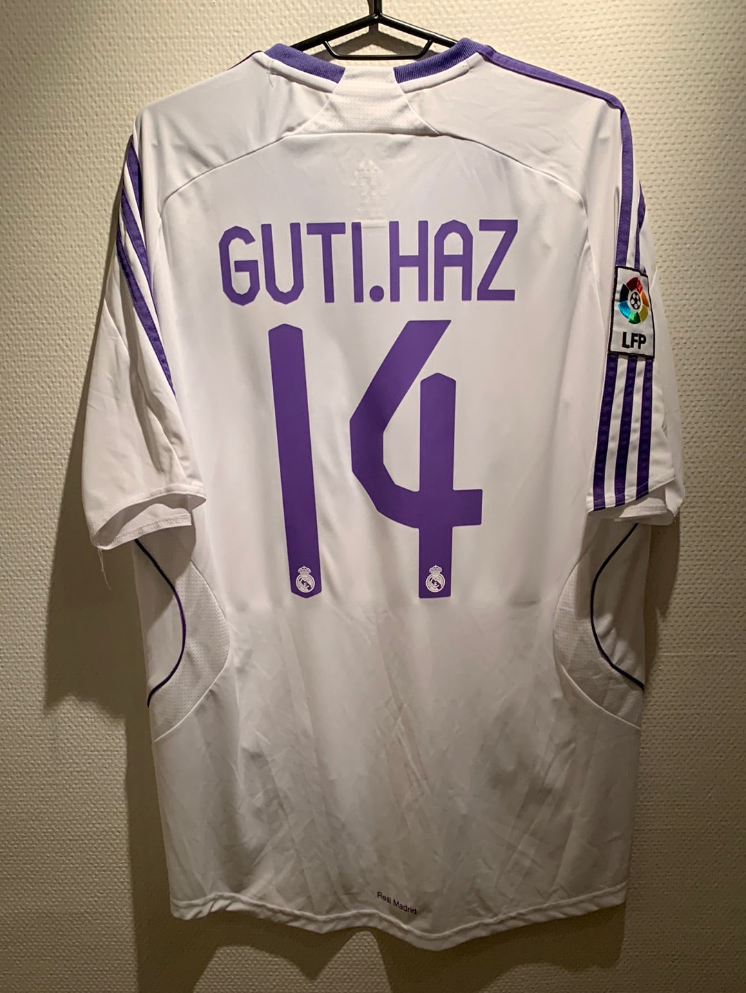 Real Madrid Home 07/08 Guti 14 – Thefootballidiots