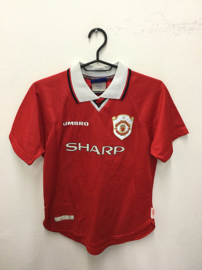Manchester United 1997-98 European home kit