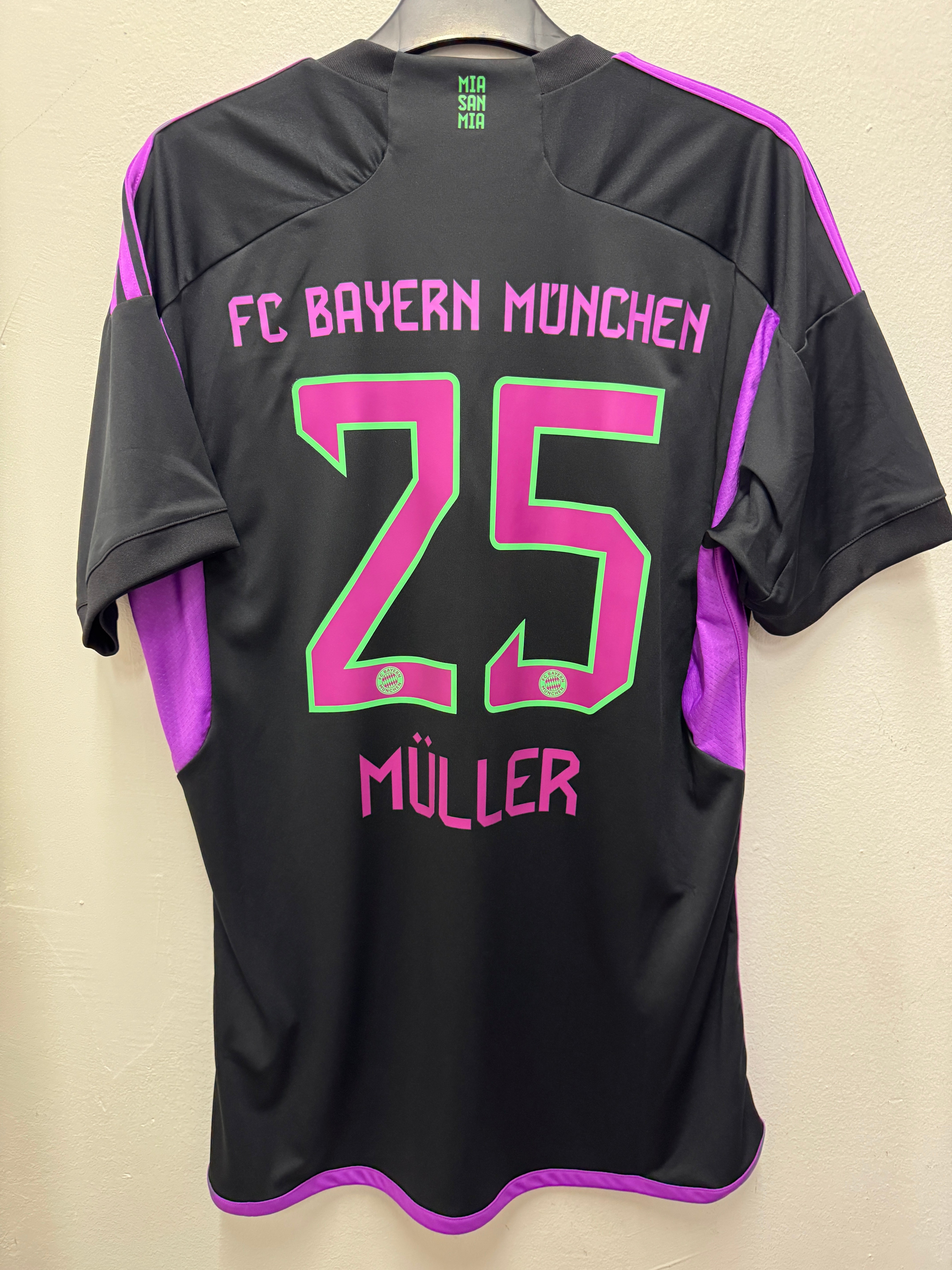 Bayern Munchen Away 23/24 Muller 25